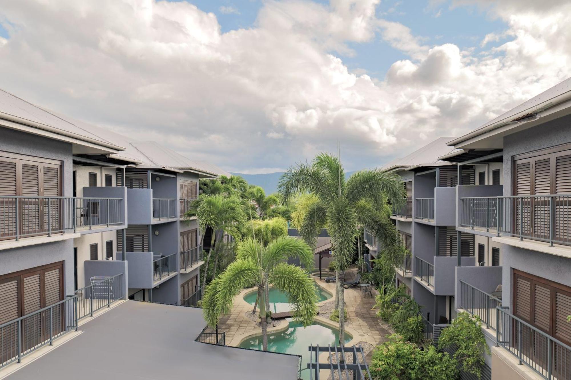 Southern Cross Atrium Apartments Кернс Екстериор снимка
